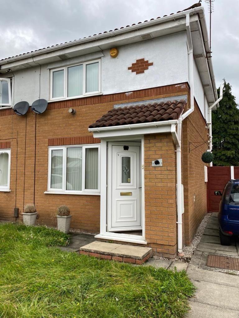 New Build House Near Trafford Centre With Drive Manchester Ngoại thất bức ảnh