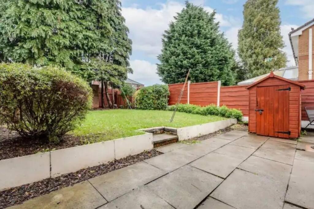 New Build House Near Trafford Centre With Drive Manchester Ngoại thất bức ảnh
