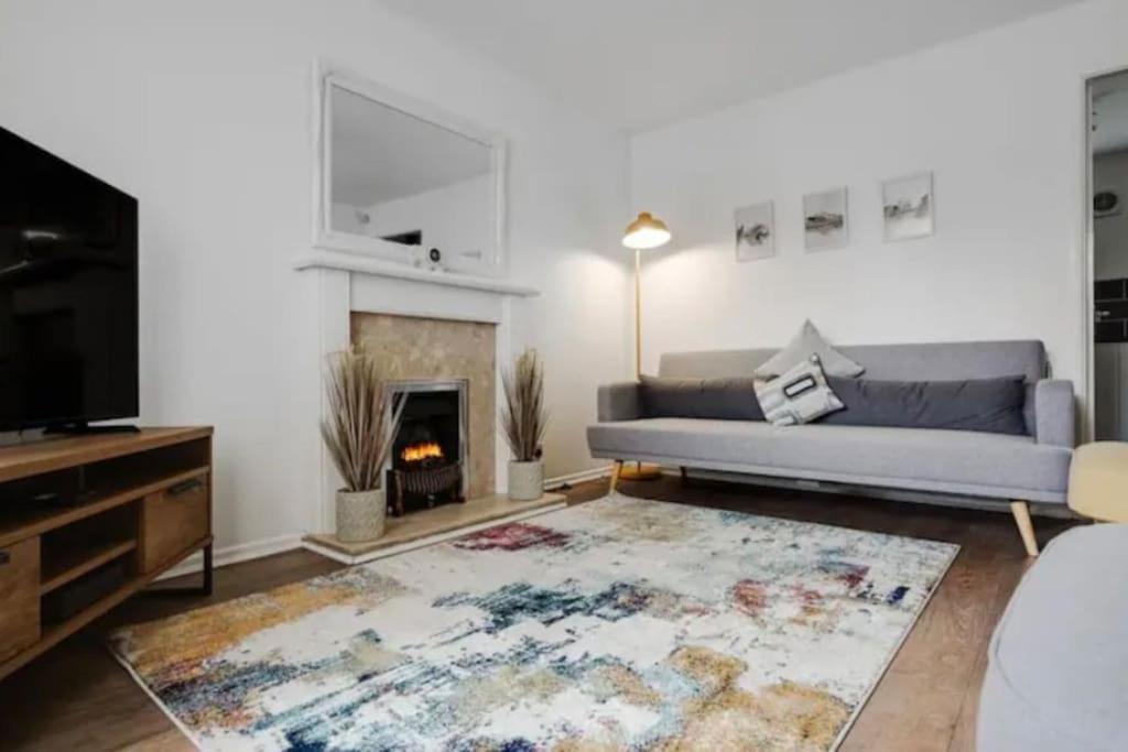 New Build House Near Trafford Centre With Drive Manchester Ngoại thất bức ảnh